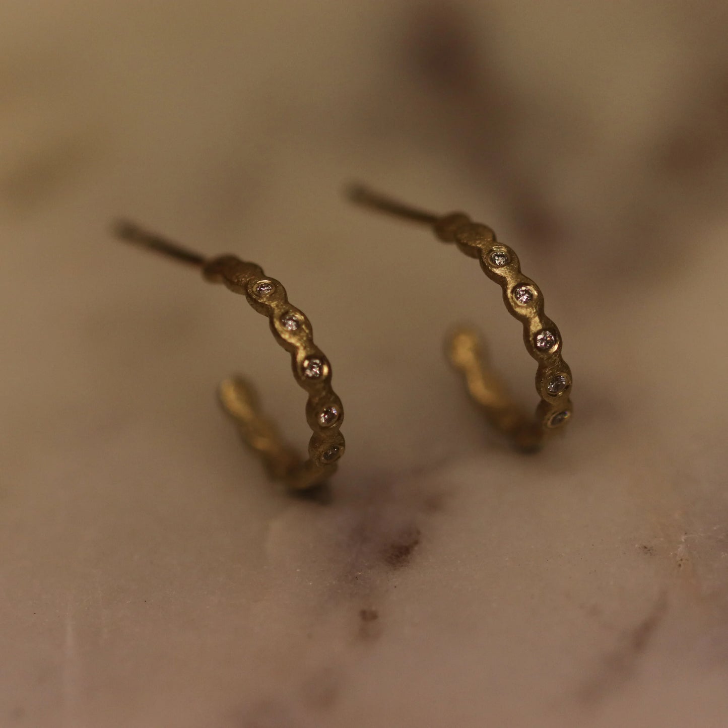 9ct yellow gold Scallop & Orange Diamond Hoop Stud Earrings