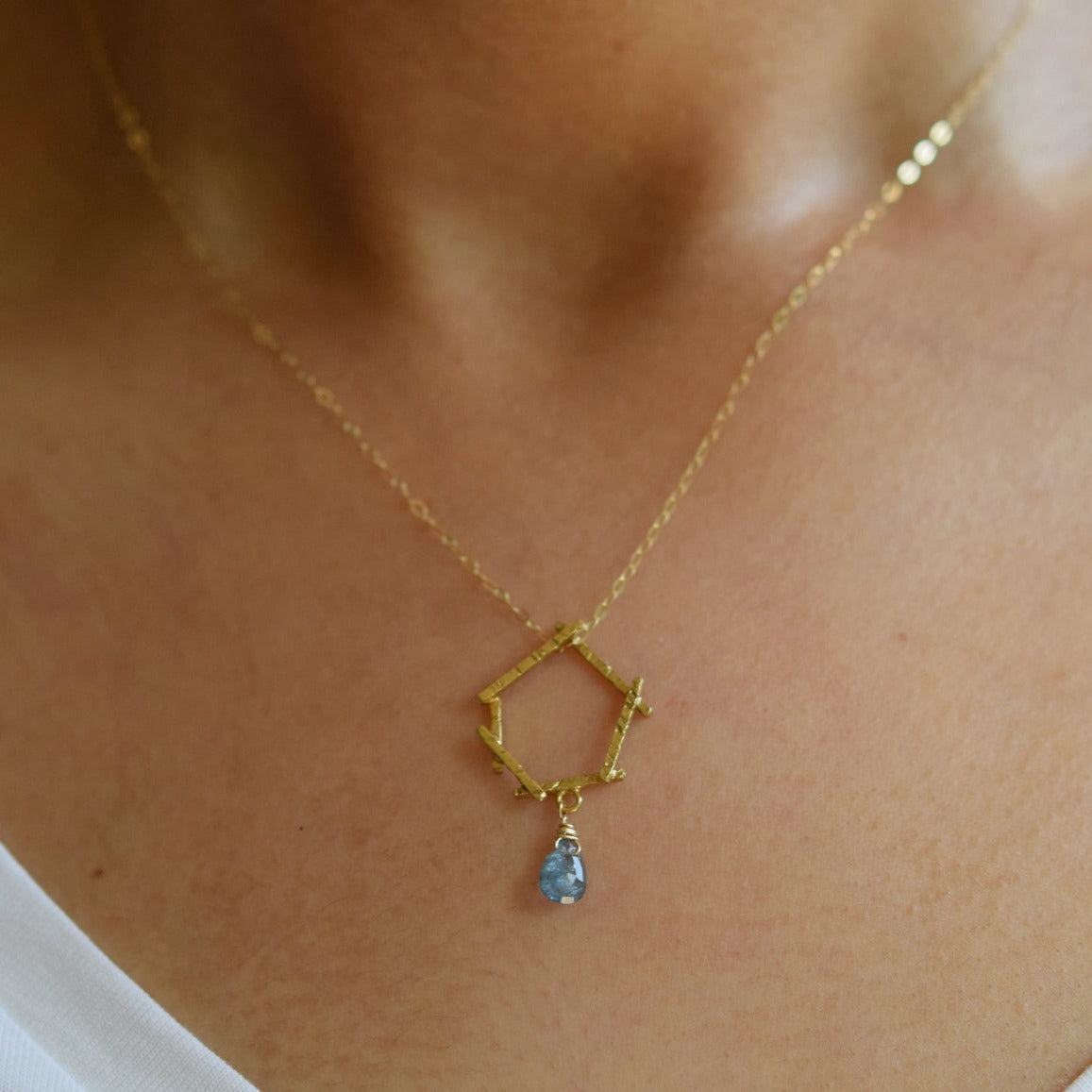 aquamarine gold necklace