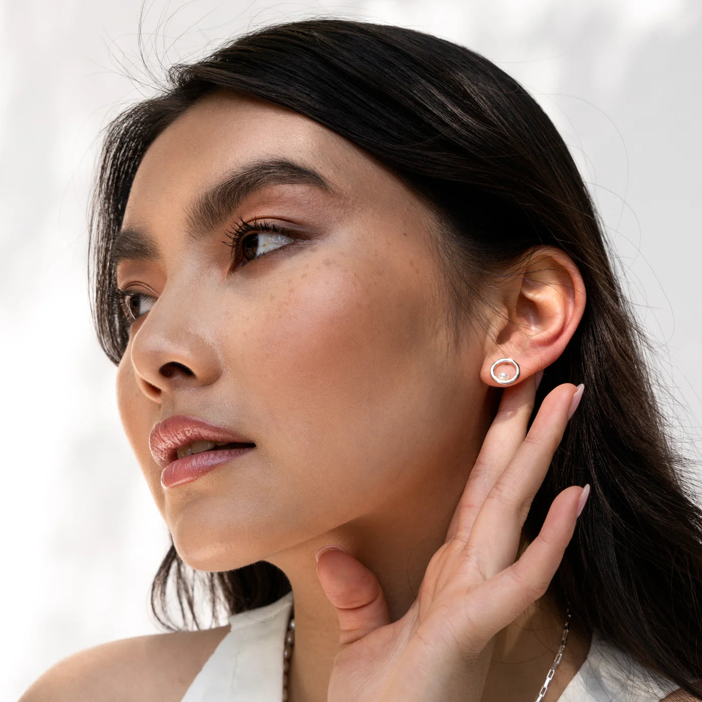 Circle & Pearl Stud Earrings - Silver