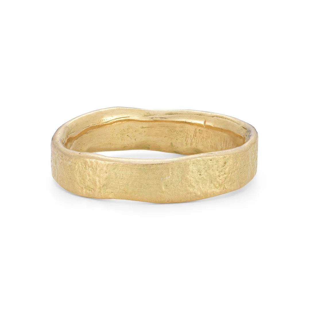 yellow gold wedding ring