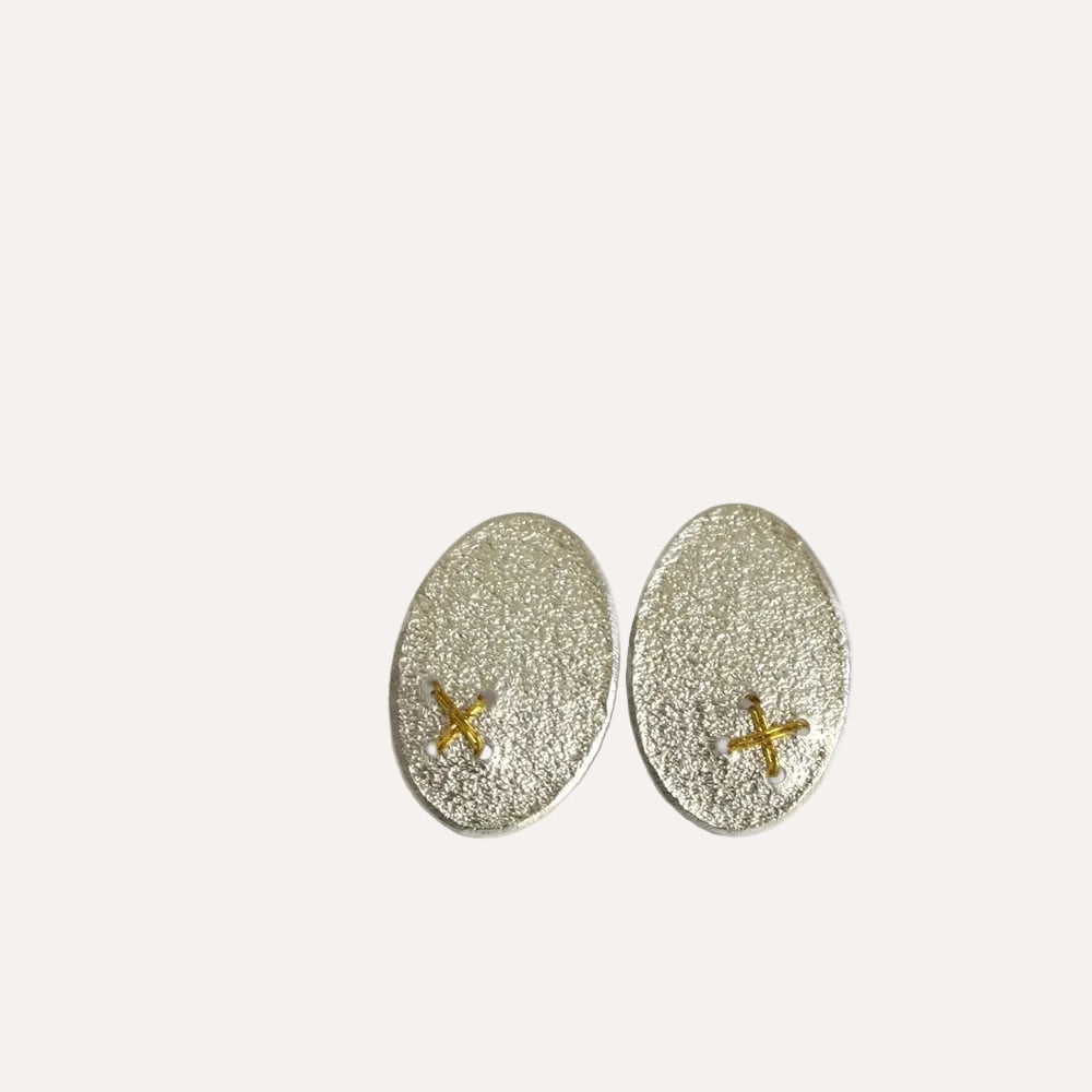 Sewn up earrings small x - gold thread