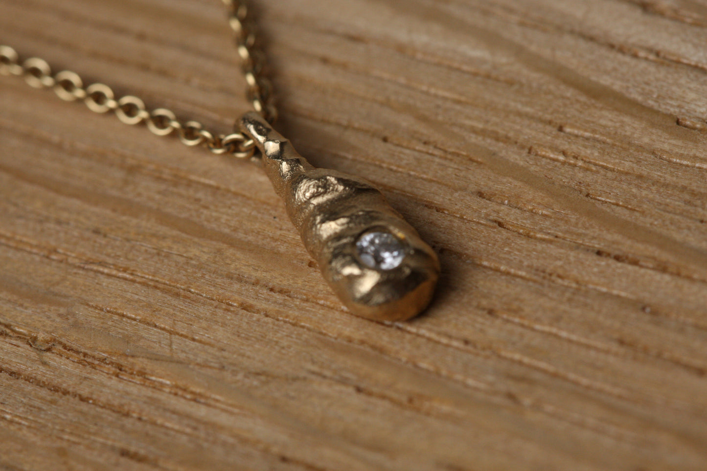 VAULT - Maria Sørensen 14ct yellow gold teardrop nugget diamond pendant