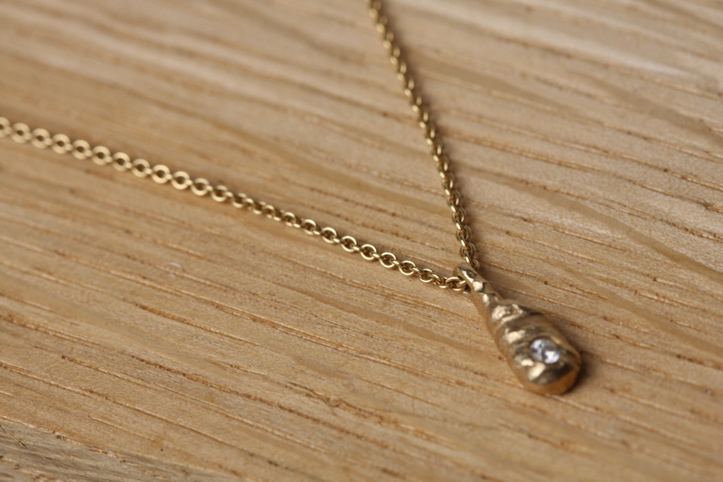 VAULT - Maria Sørensen 14ct yellow gold teardrop nugget diamond pendant
