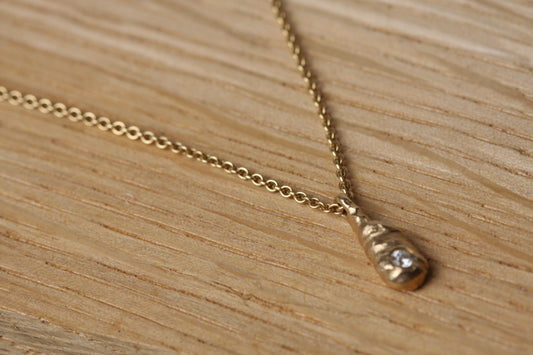 VAULT - Maria Sørensen 14ct yellow gold teardrop nugget diamond pendant
