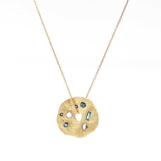 Yellow Gold Circle Pendant with Sapphires