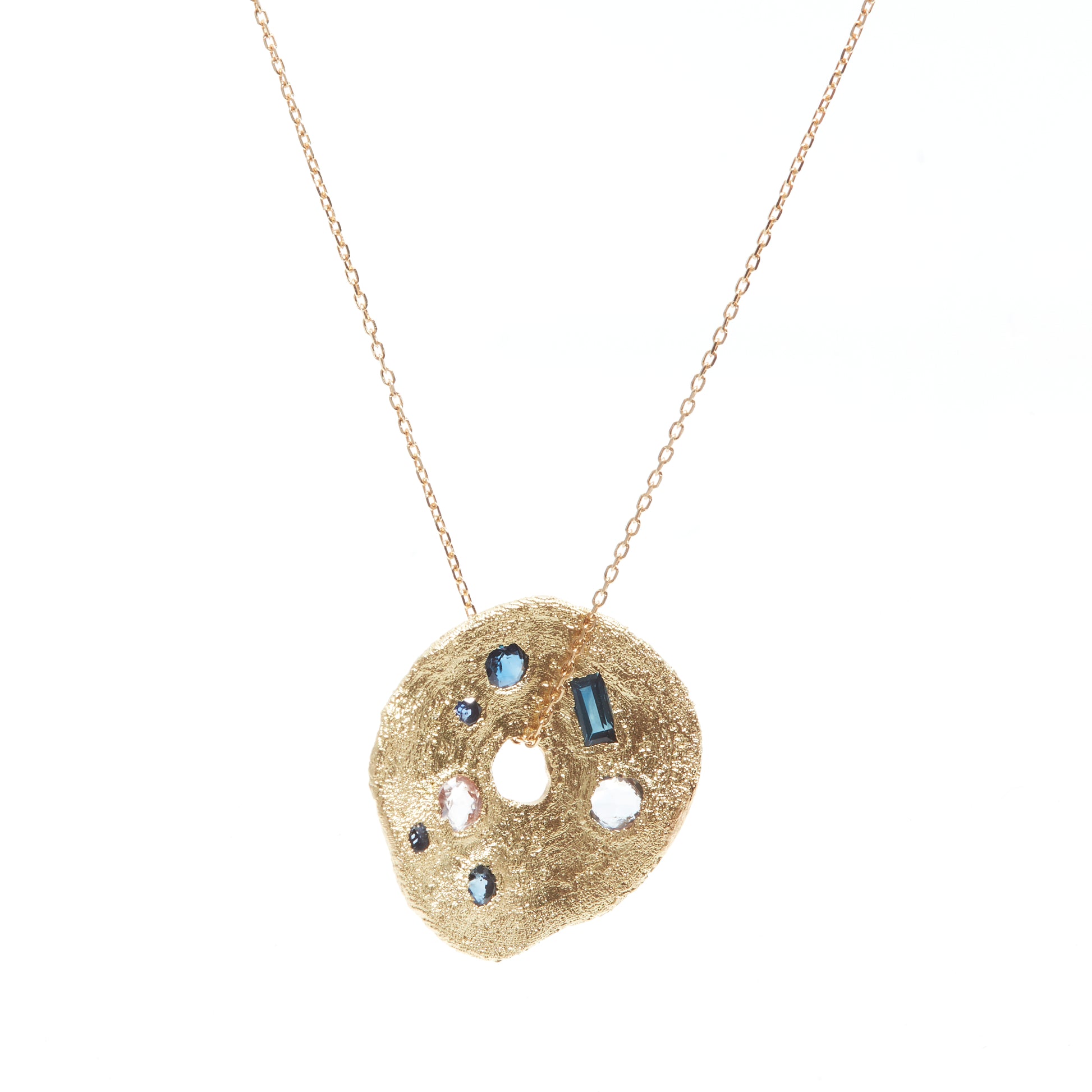 circle gold pendant with sapphires