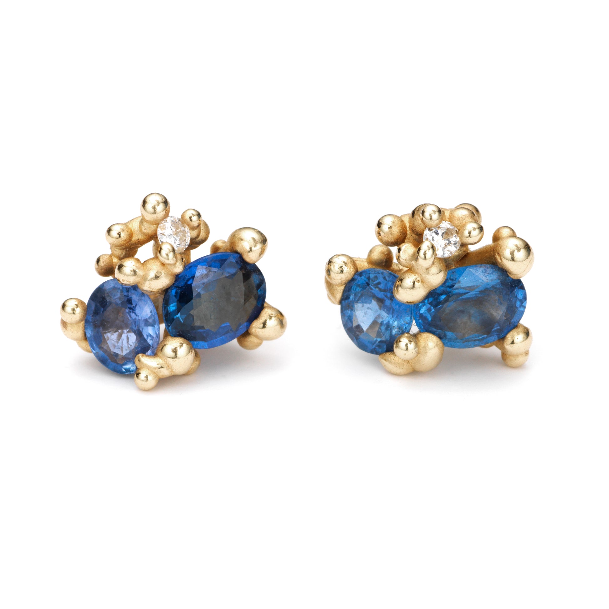 blue sapphire stud earrings