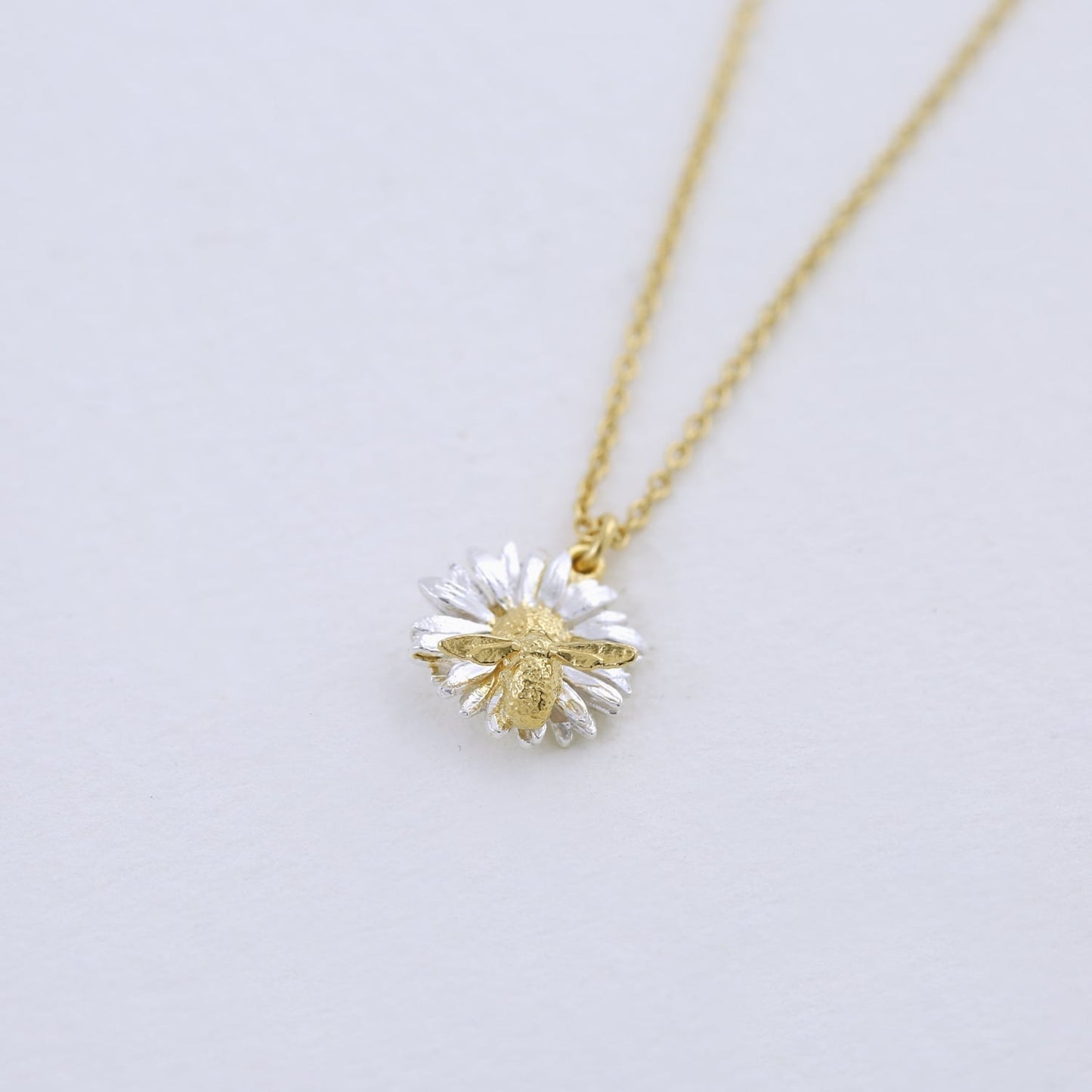 Daisy Necklace with Teeny Bee
