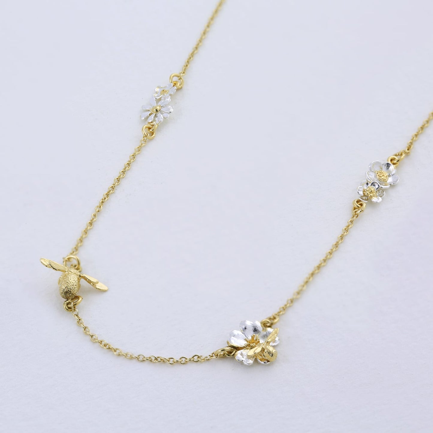 Floral Bee Chain Necklace