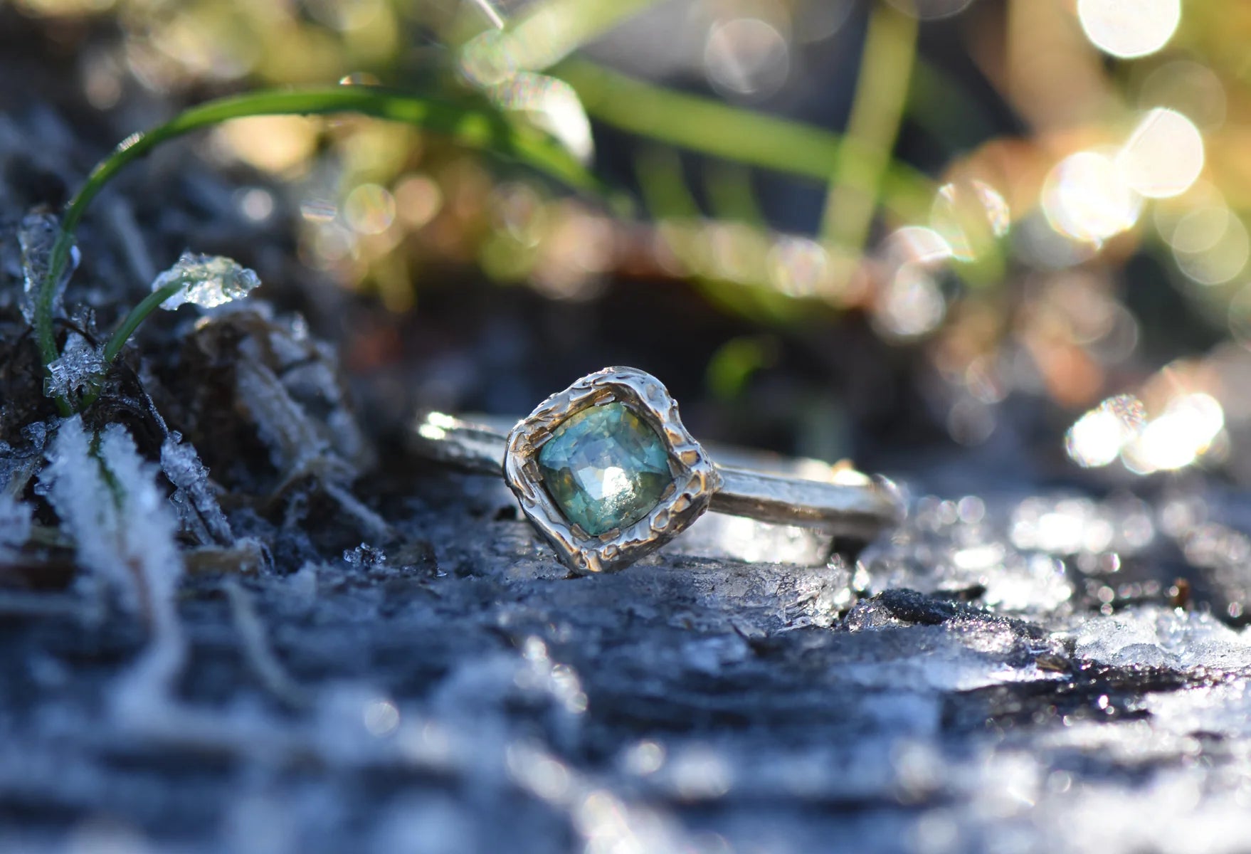 green sapphire & gold ring