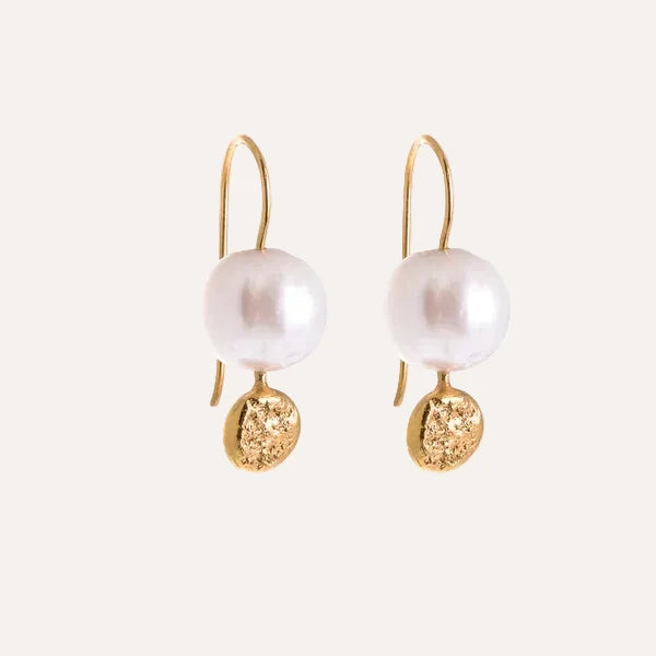 pearl and gold drop earrings