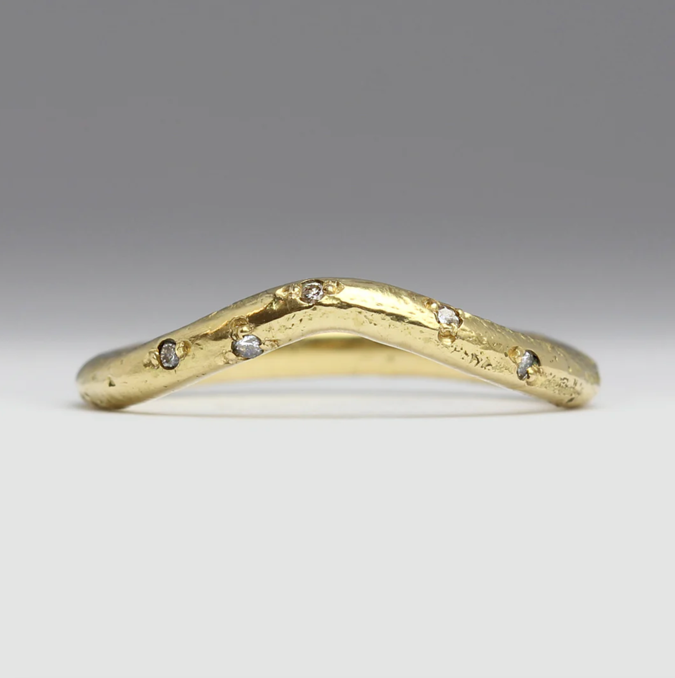gold and diamond wedding ring