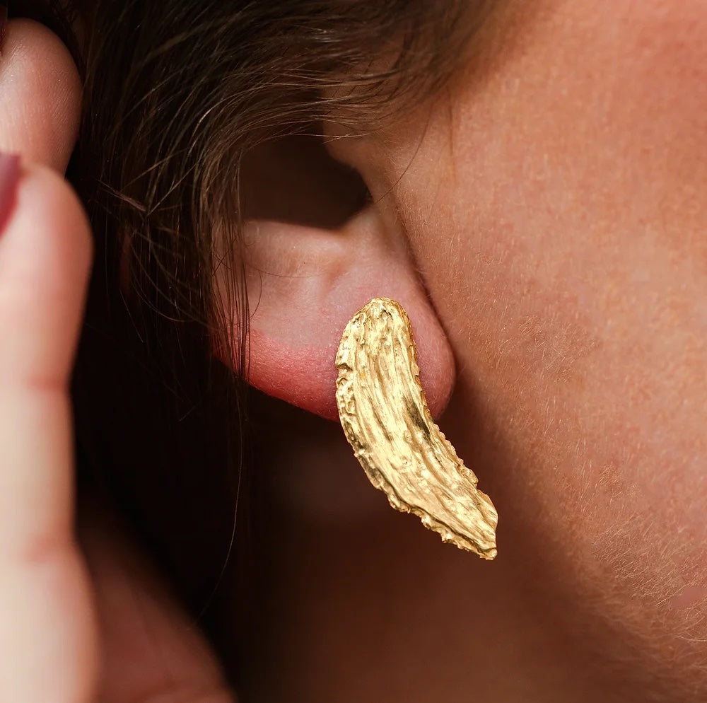 brushstroke earrings gold