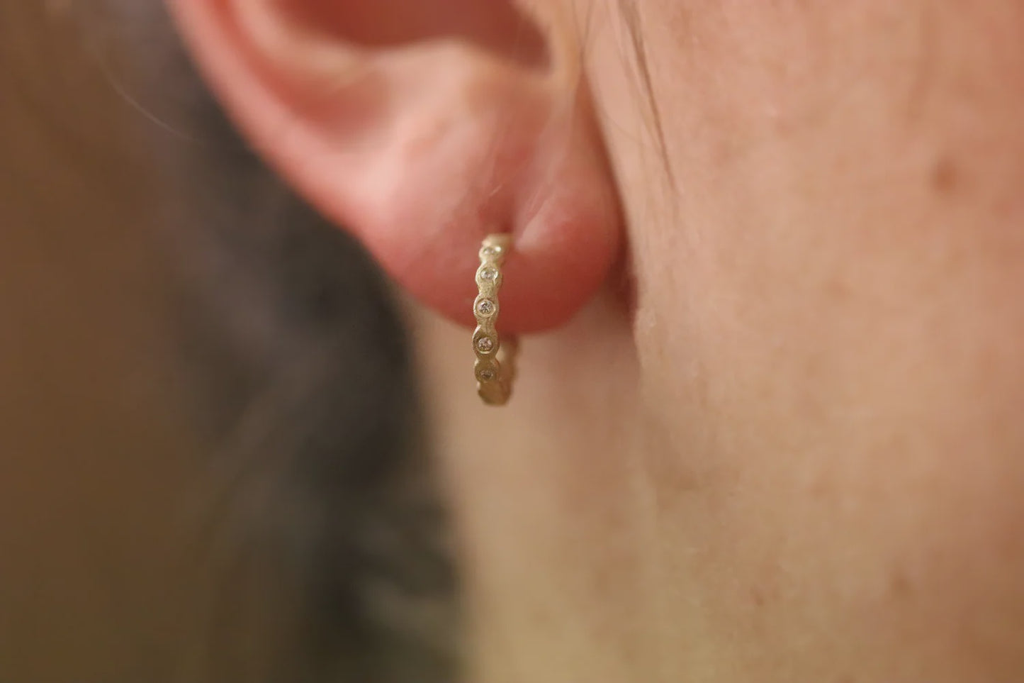 9ct yellow gold Scallop & Orange Diamond Hoop Stud Earrings