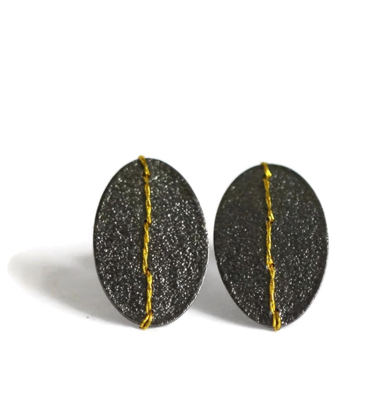 Sewn up earrings small - oxi/gold thread