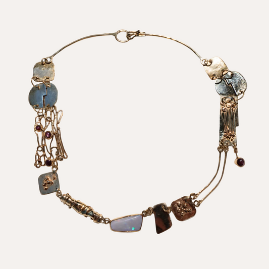 VAULT - Pam Burrows 9ct gold necklace with star sapphire & opal