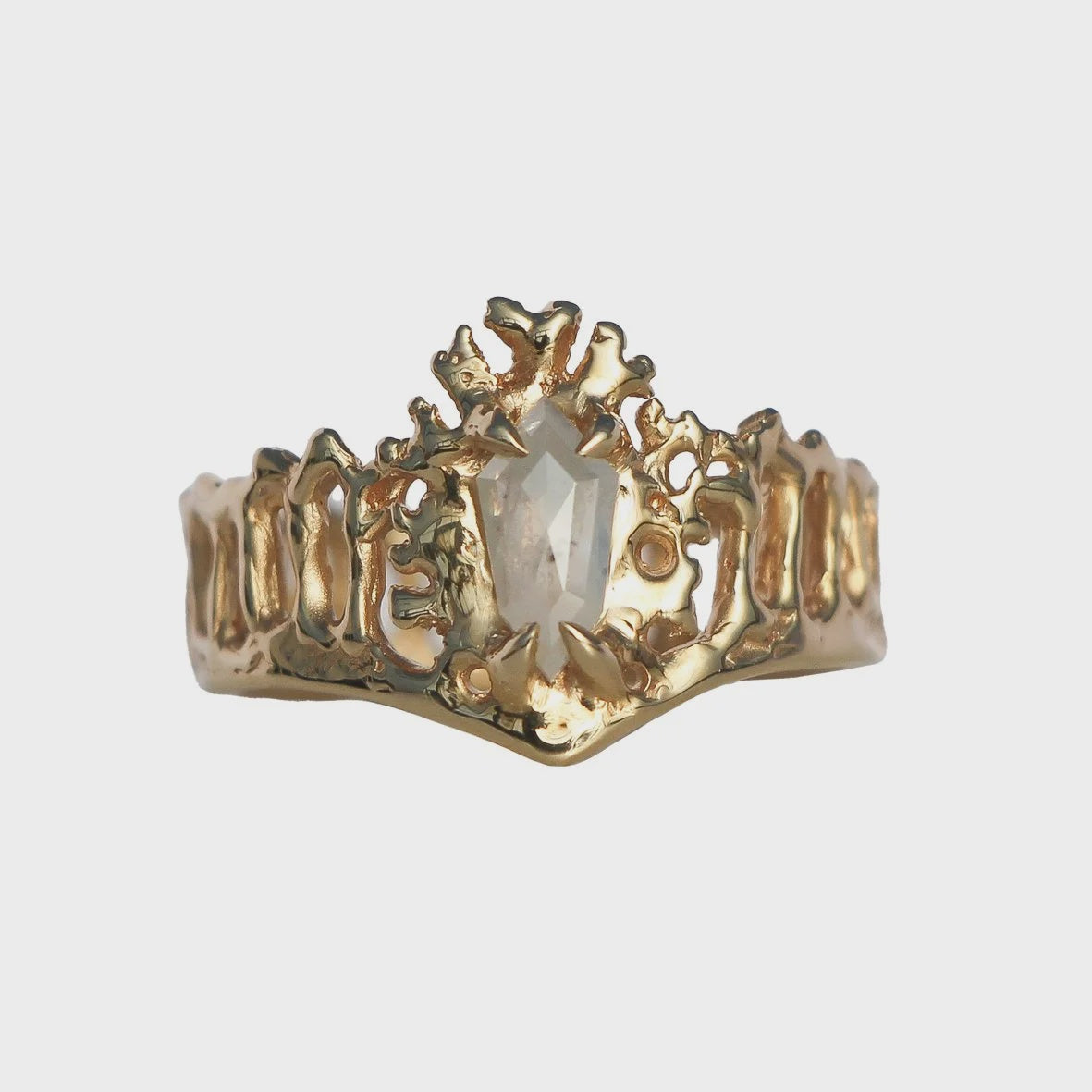 Coral queen ring with 0.67ct ice diamond in 14ct yellow gold
