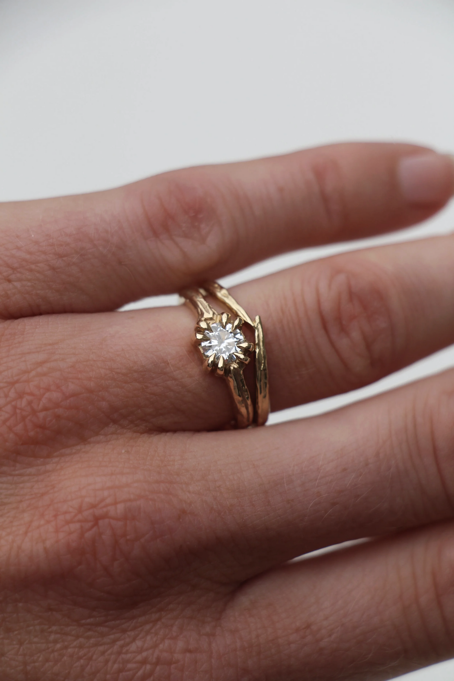GIA 0.6ct diamond double talon clasp ring 9ct yellow gold