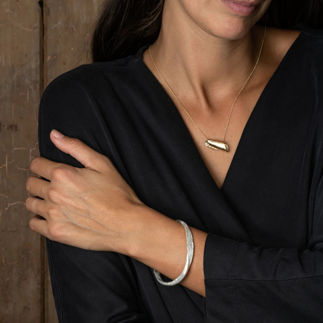 Rock Bangle in Silver