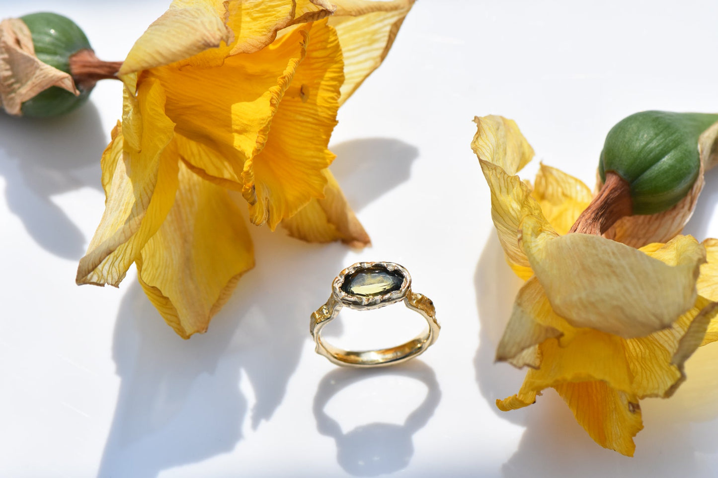 East West Montana Sapphire & Hawthorn Ring