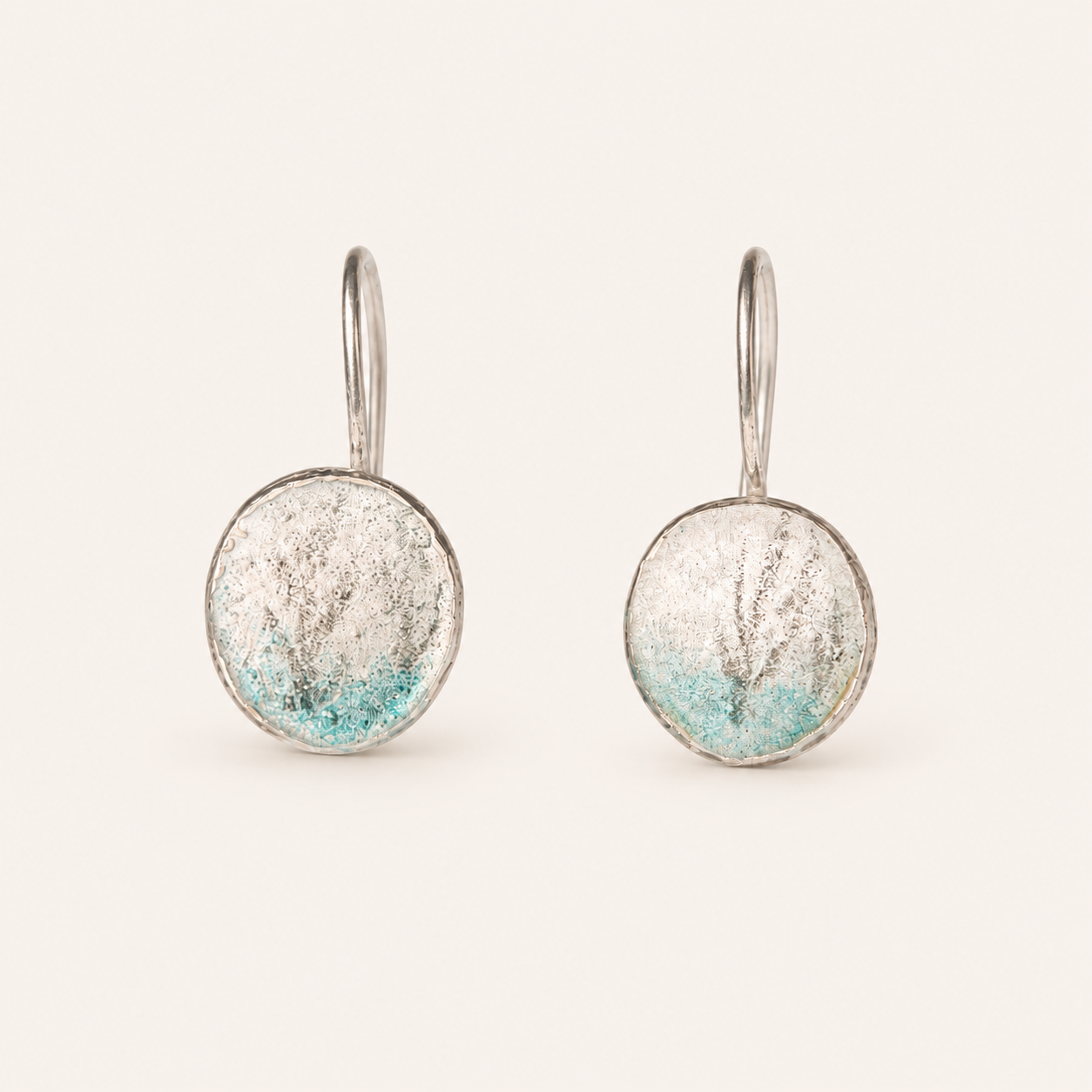 Enamelled hook oval earrings with drawn sprigs