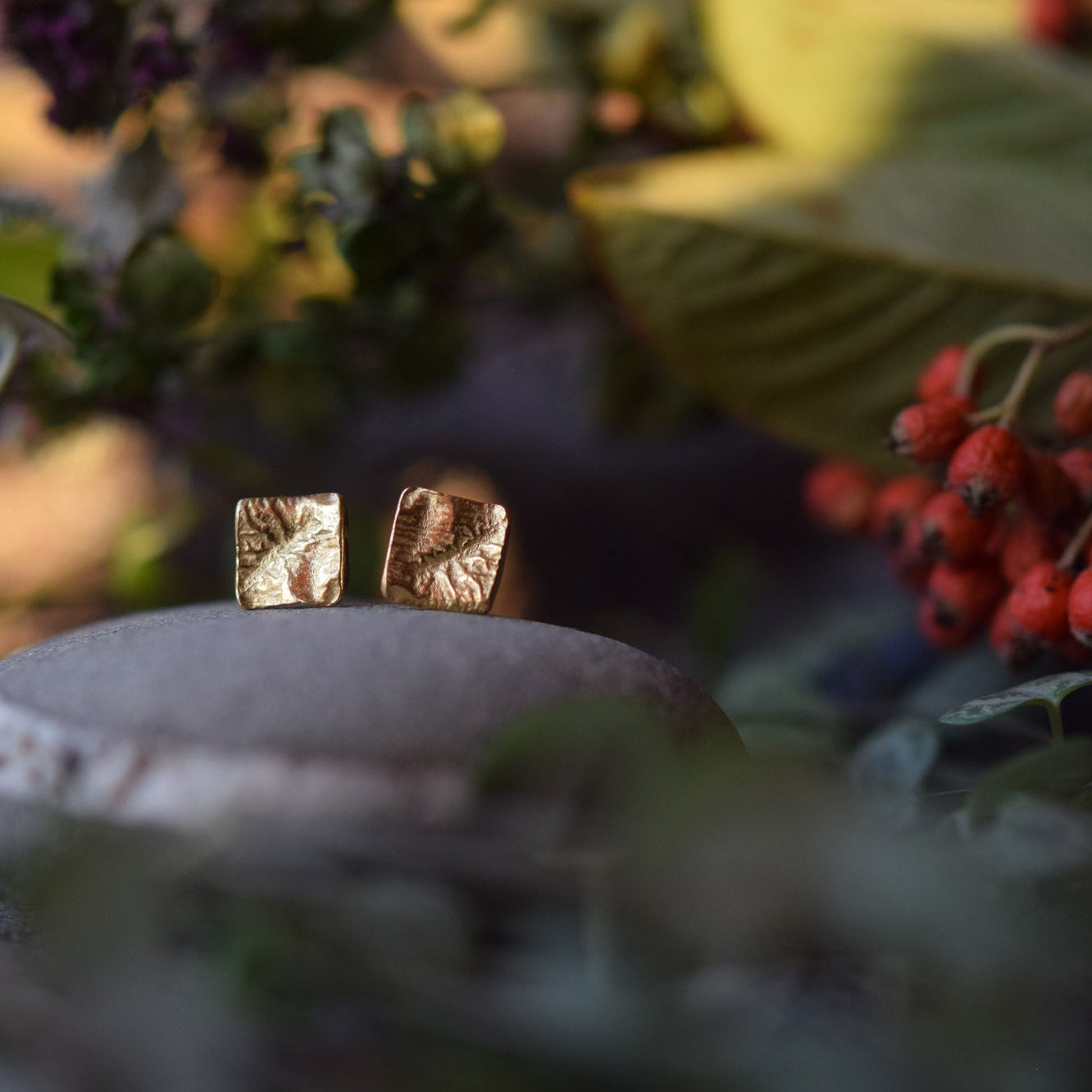 Ripple Studs Gold