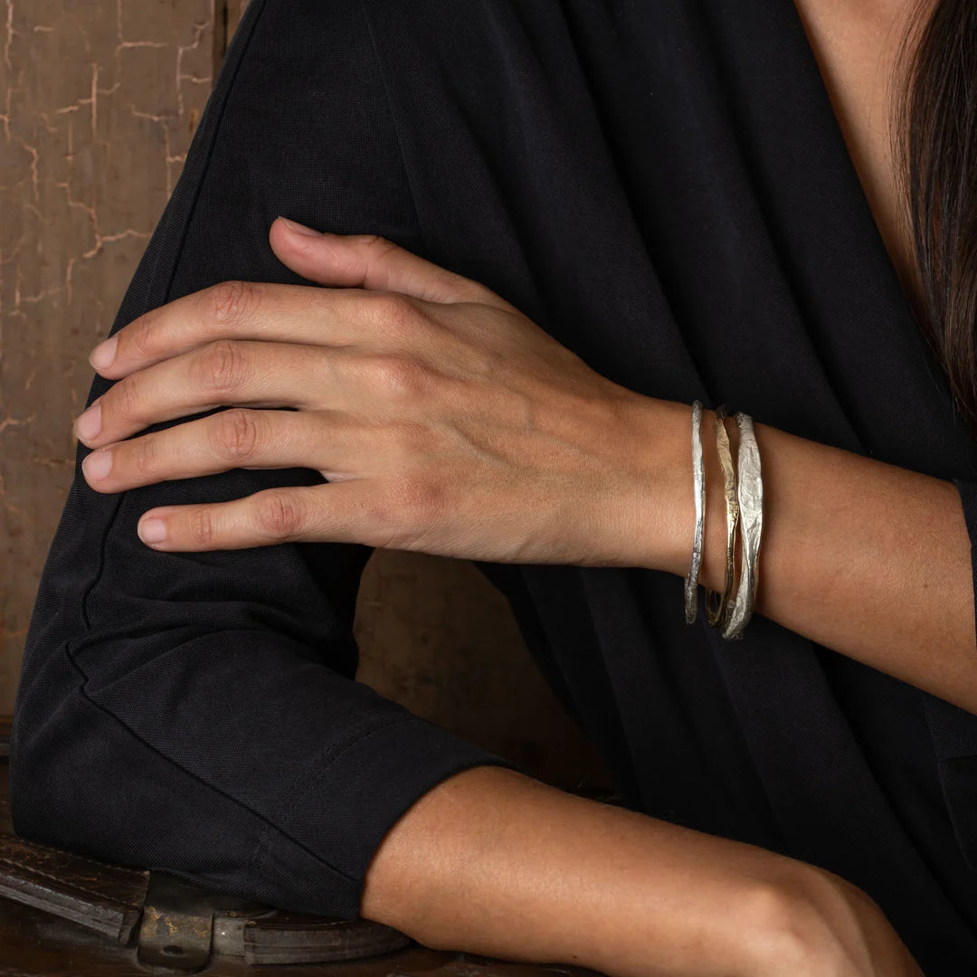 Rock Bangle in Silver