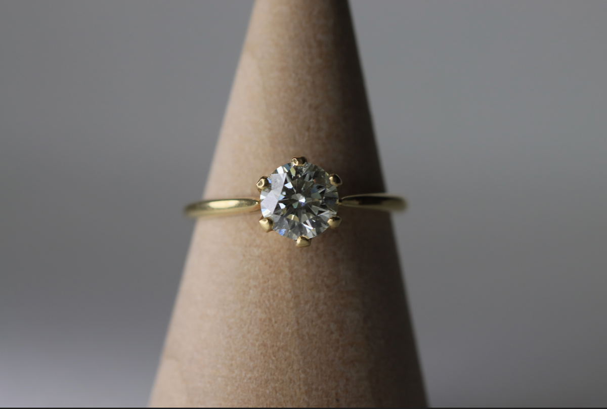 18ct yellow gold diamond solitaire