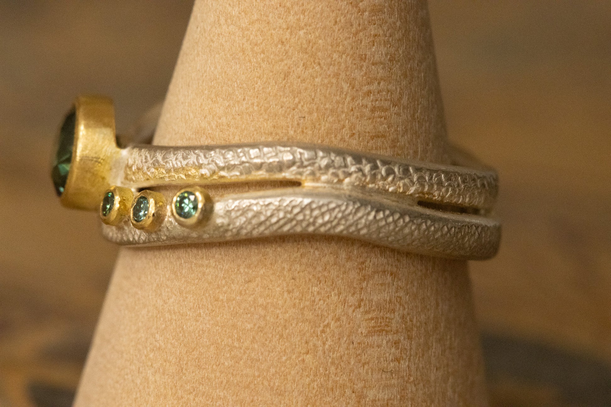 Taylor silver and green sapphire ring size P