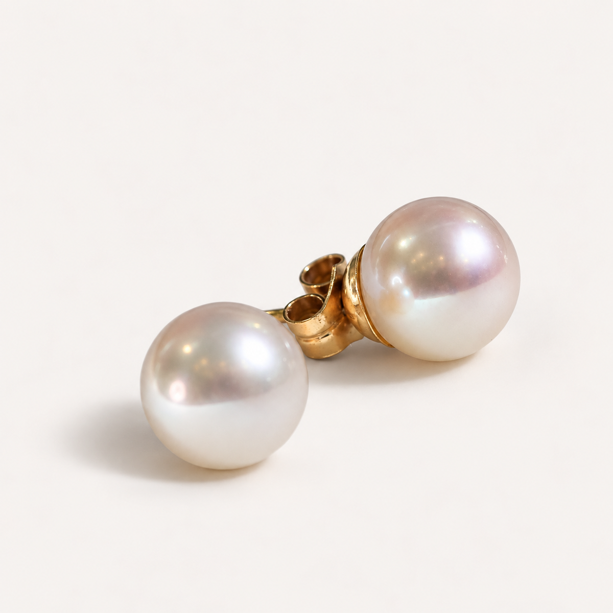 VAULT - 18ct gold and pearl studs