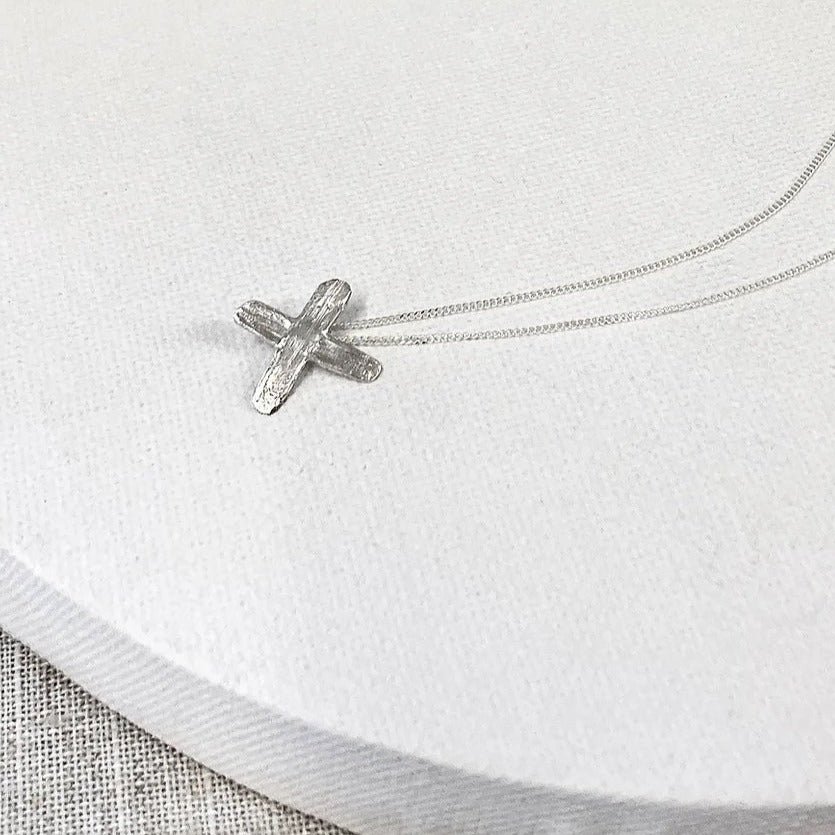 Silver Kiss Pendant