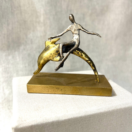 dolphin sculpture