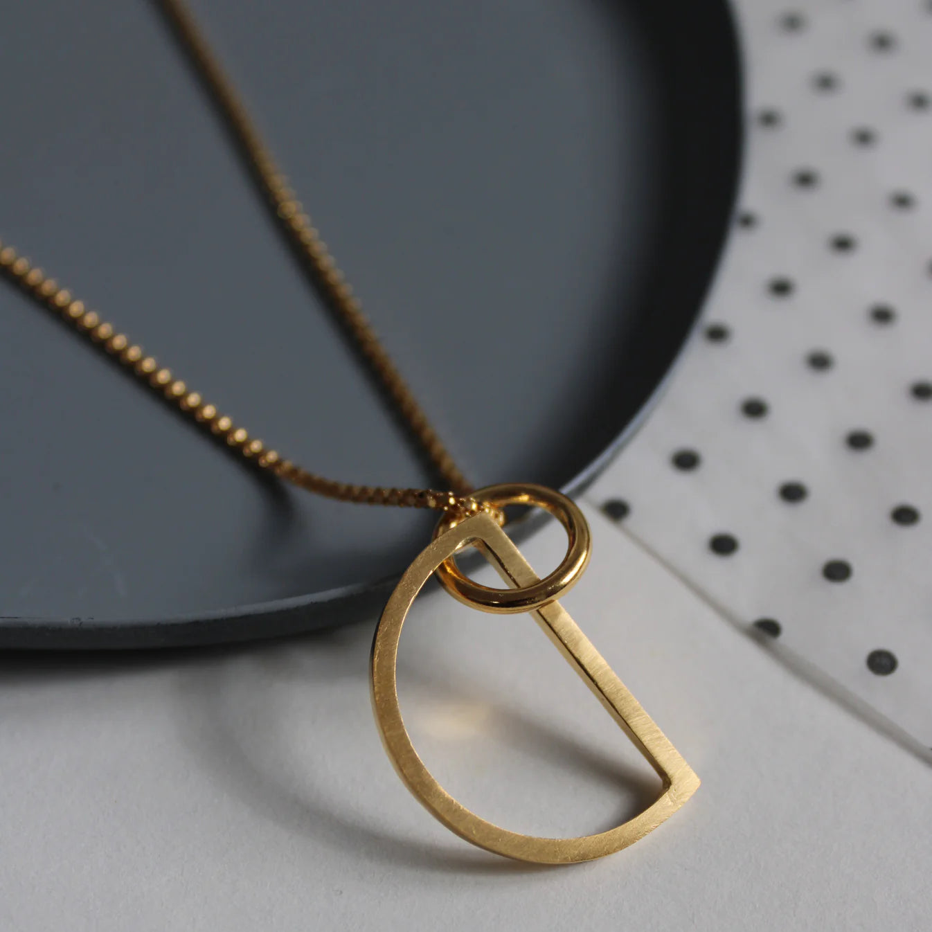 Arc Circle Pendant - Gold
