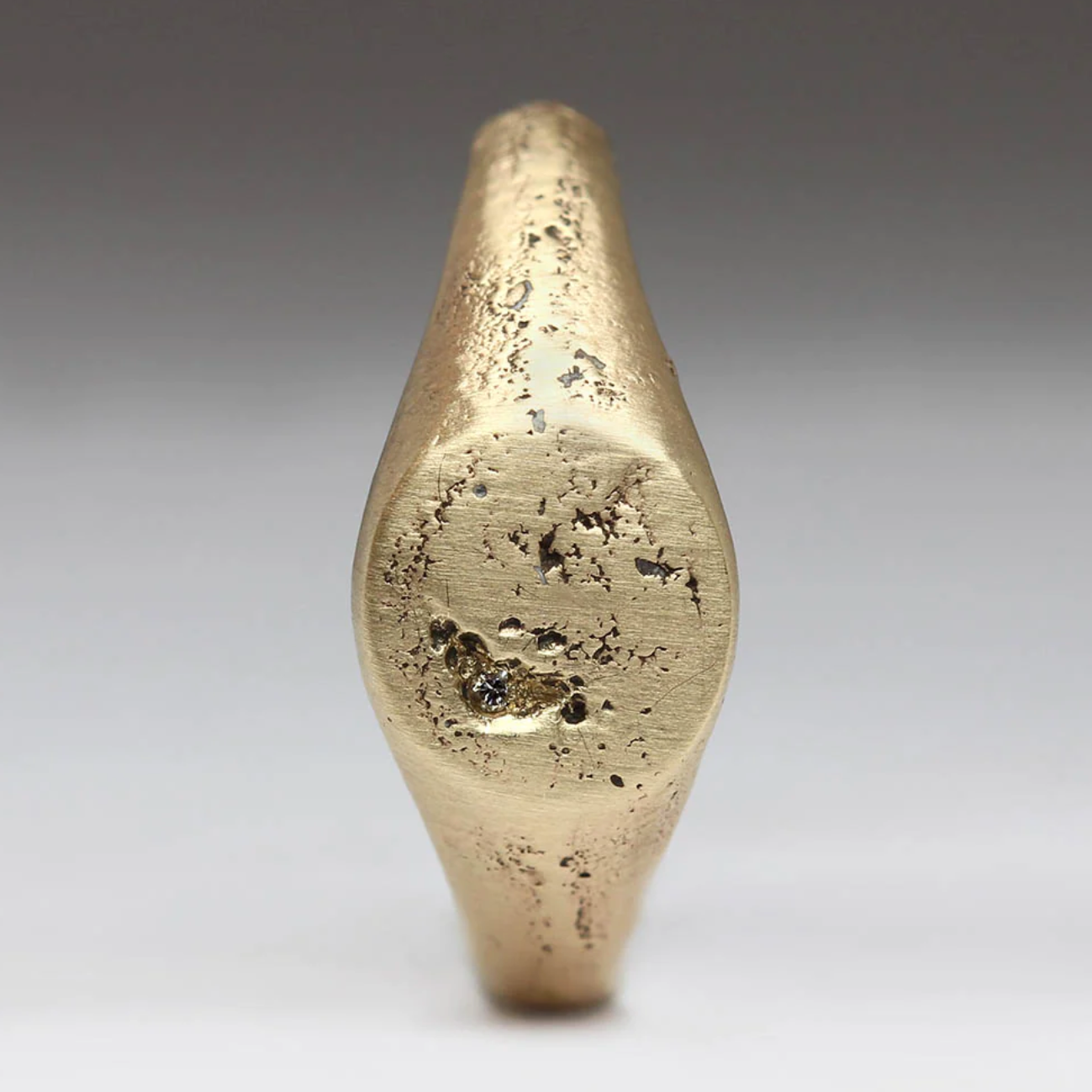 gold signet ring