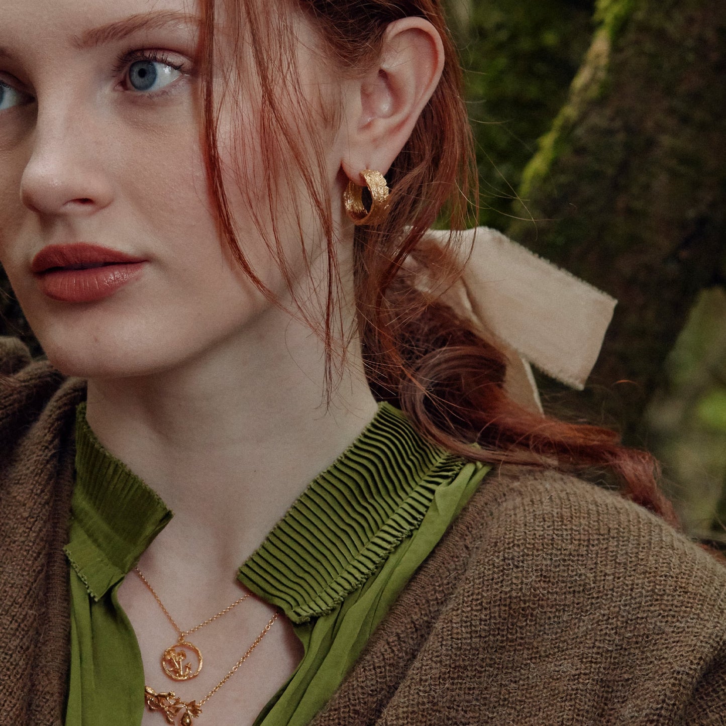 Wide Bark Hoop Earrings - Gold