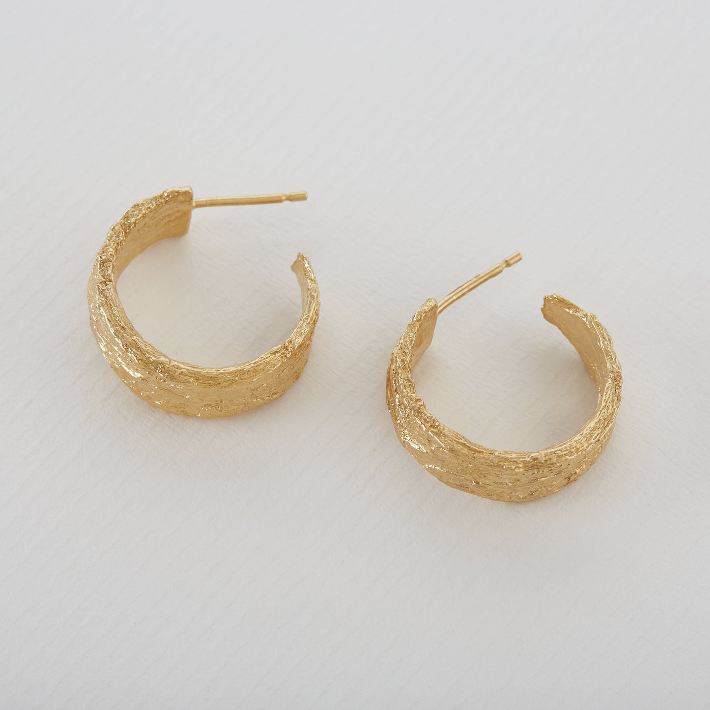 Wide Bark Hoop Earrings - Gold