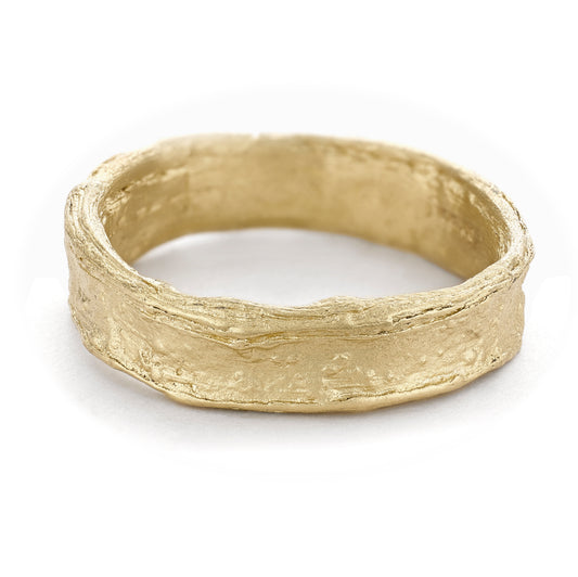 textured gold ring