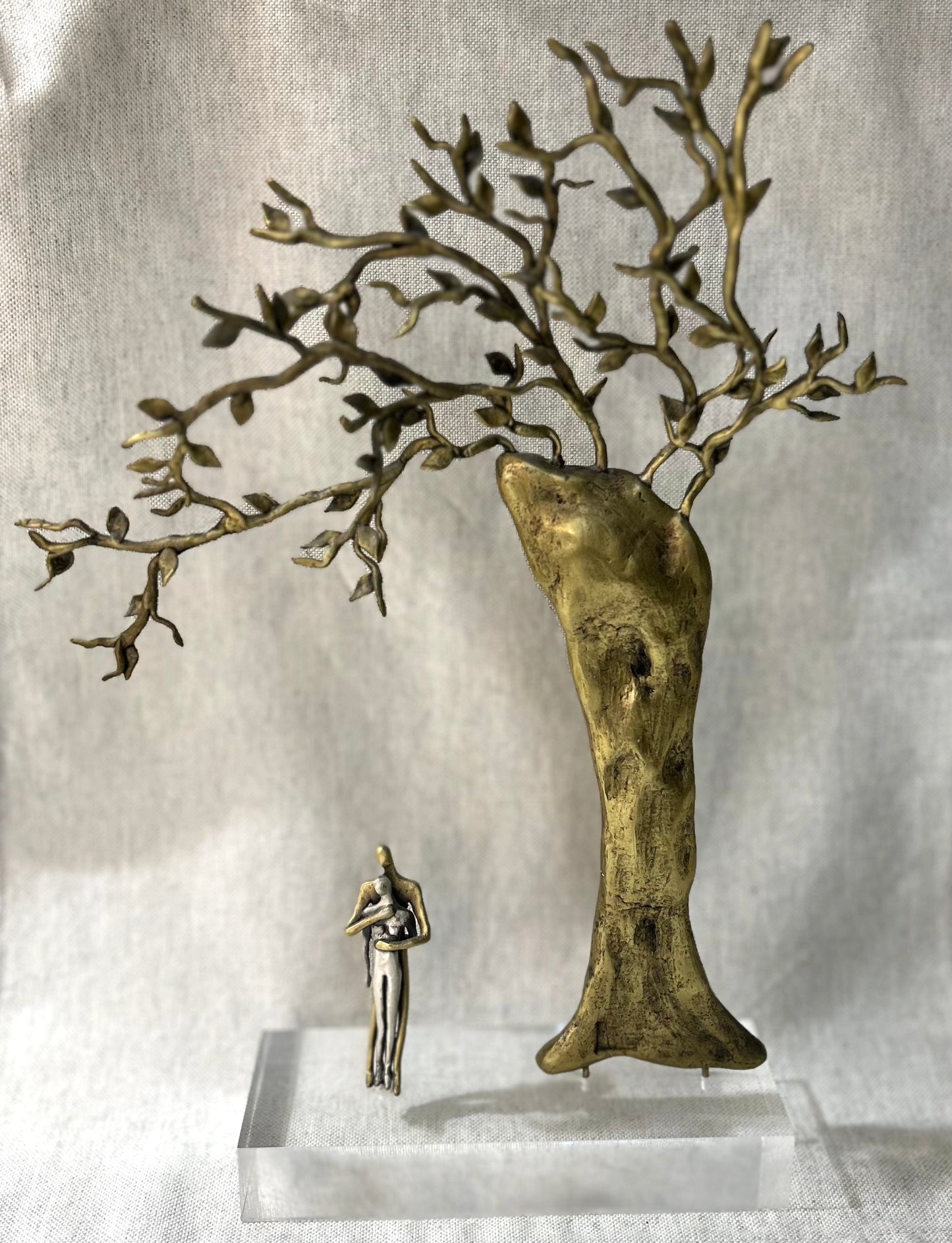 tree and couple sculpture