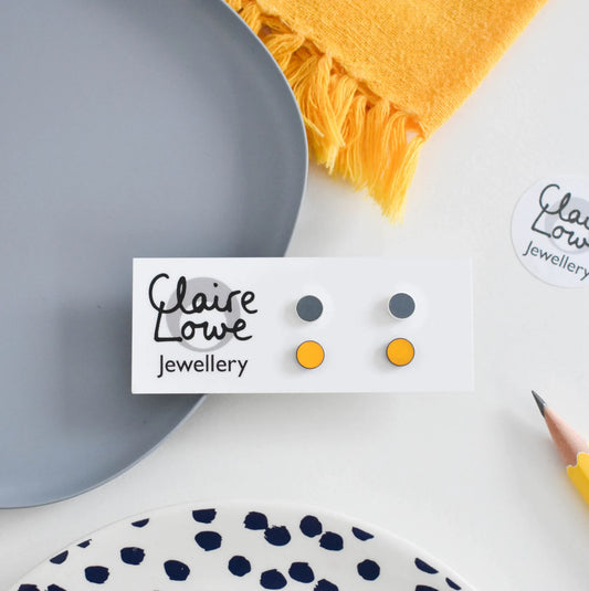 tiny resin studs